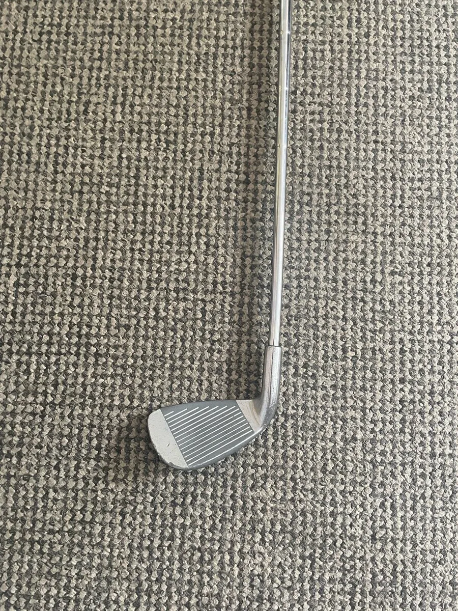 Golf 7 Iron - Image 1