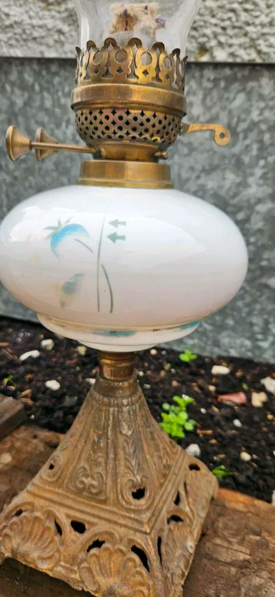 Oil lamps. - Image 3