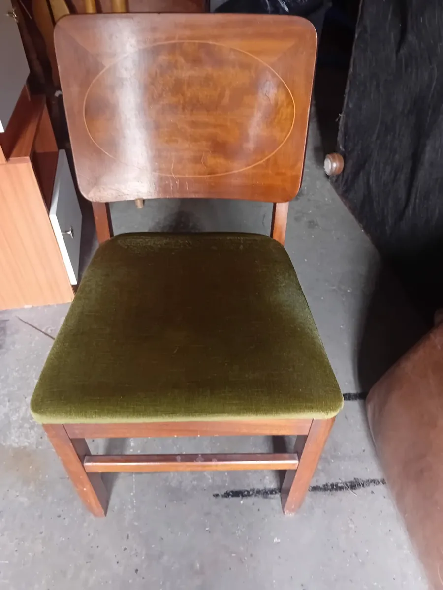 Kitchen Table and Chairs - Image 4