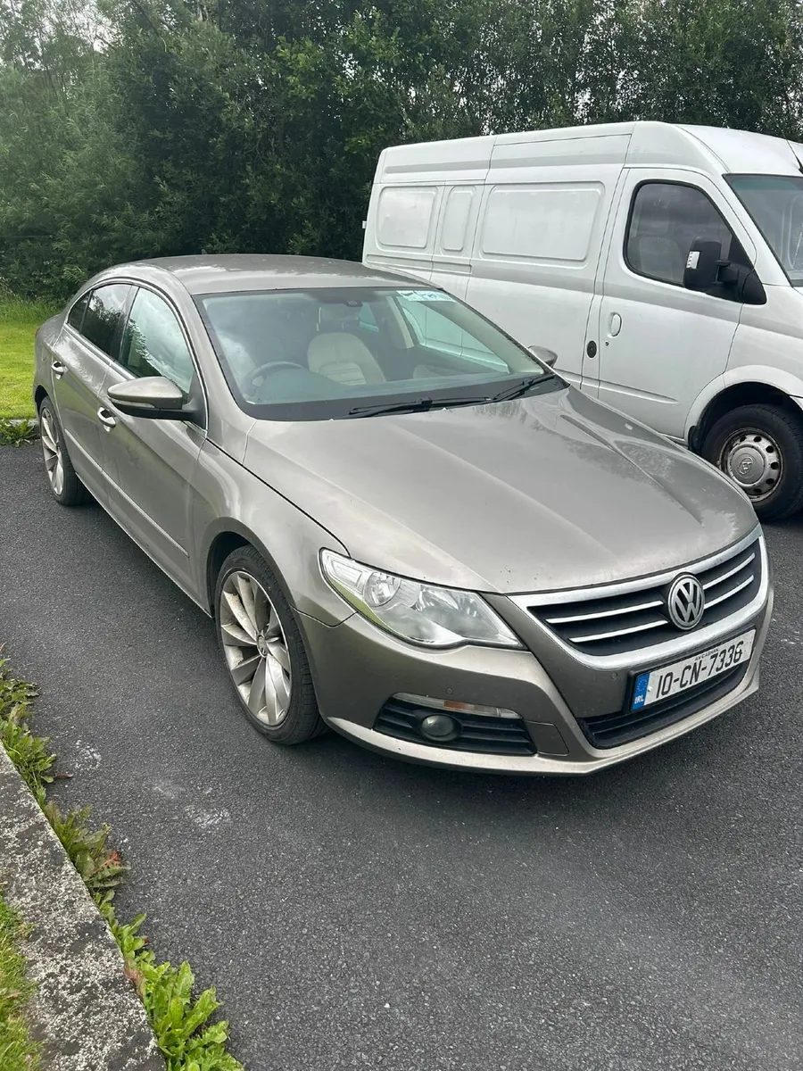 Volkswagen Passat 2010 - Image 2
