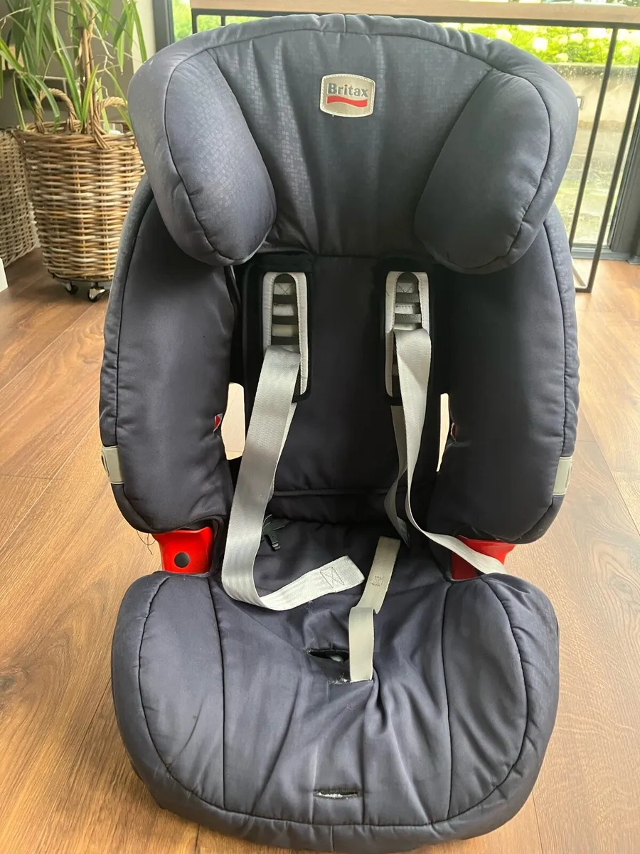 Britax Römer Car Seat - Image 1