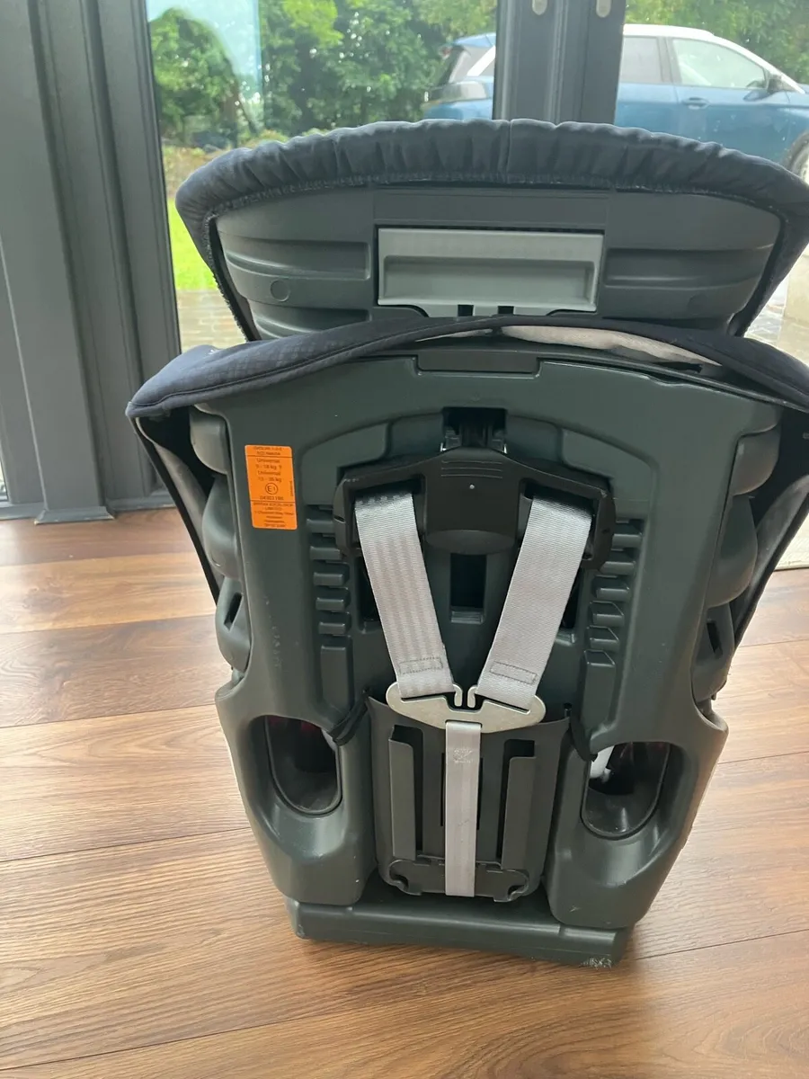 Britax Römer Car Seat - Image 2