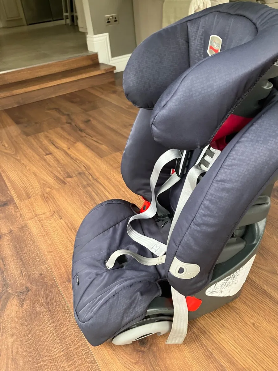 Britax Römer Car Seat - Image 4