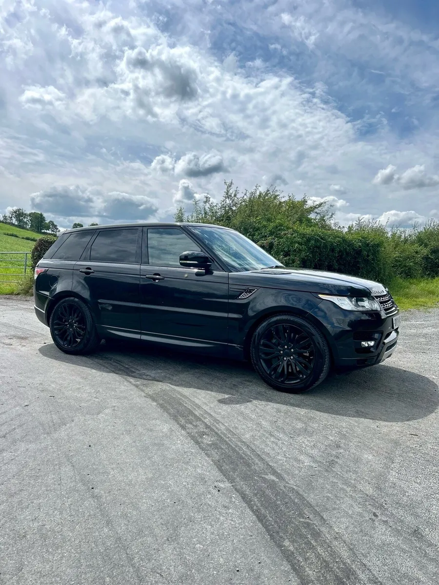 Range Rover - Image 1