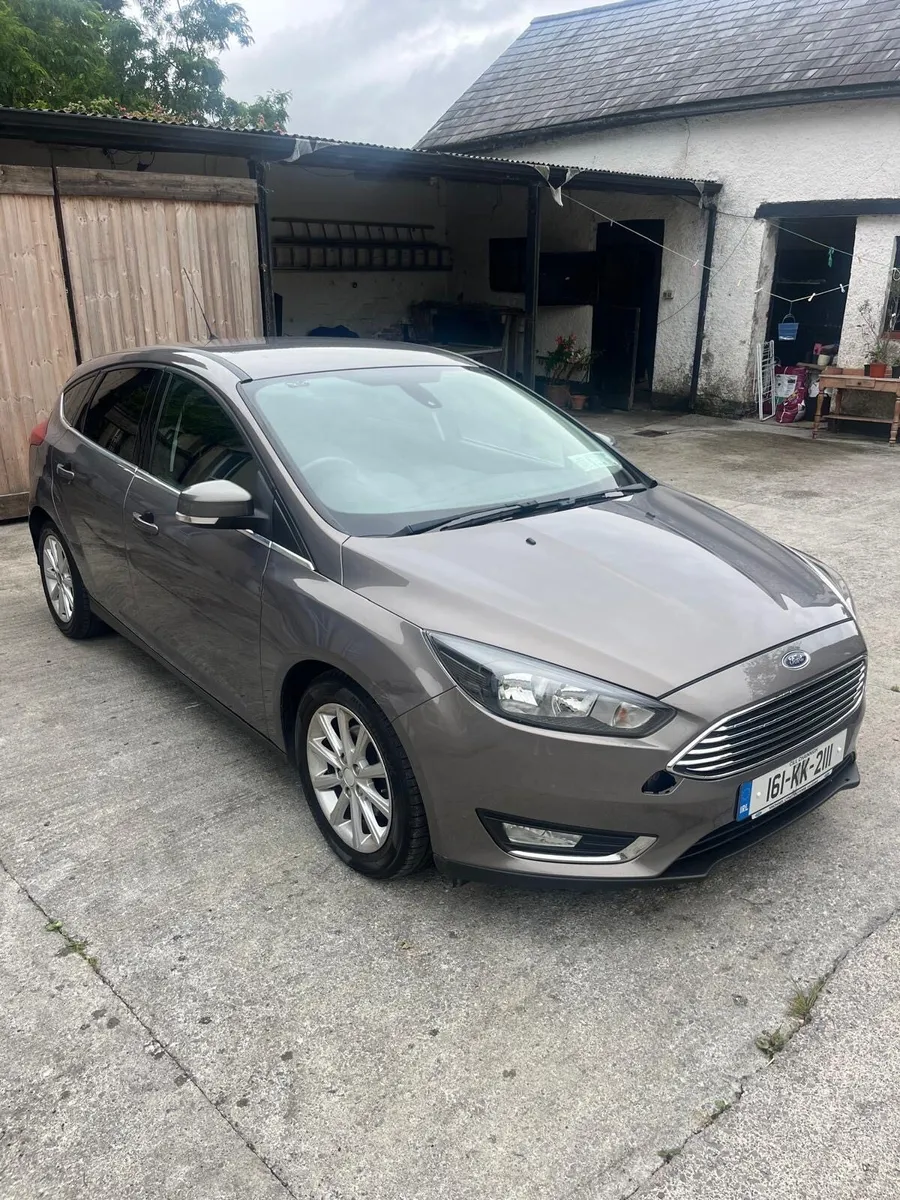 Ford Focus 1.5tdci  Titanium - Image 4