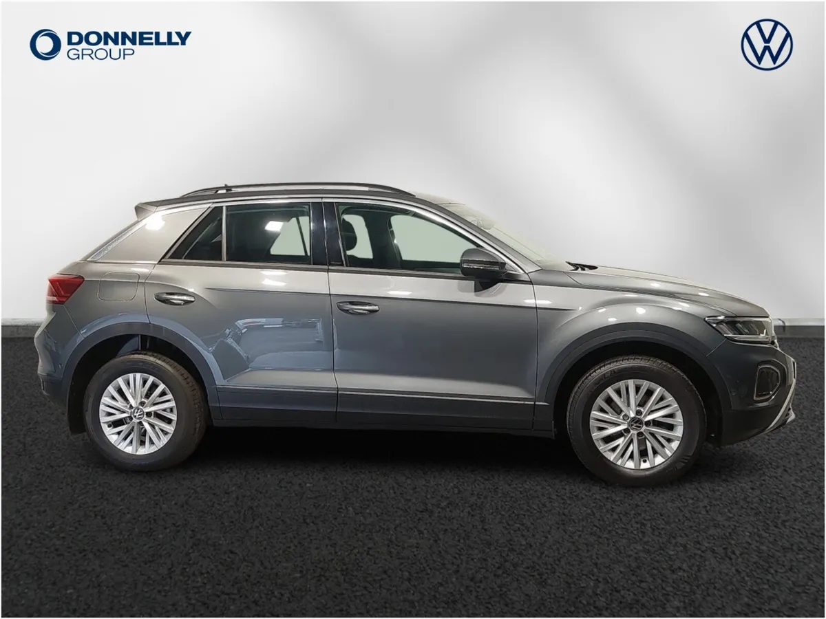 Volkswagen T-roc Hatchback Life - Image 4