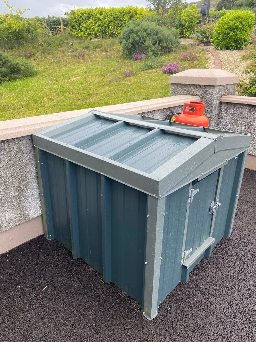 Dog house - Image 2