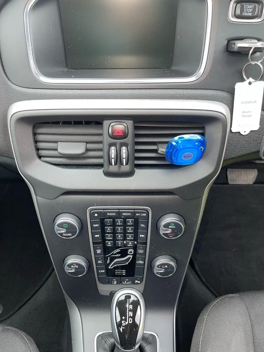 2014 Volvo V40 - Image 3