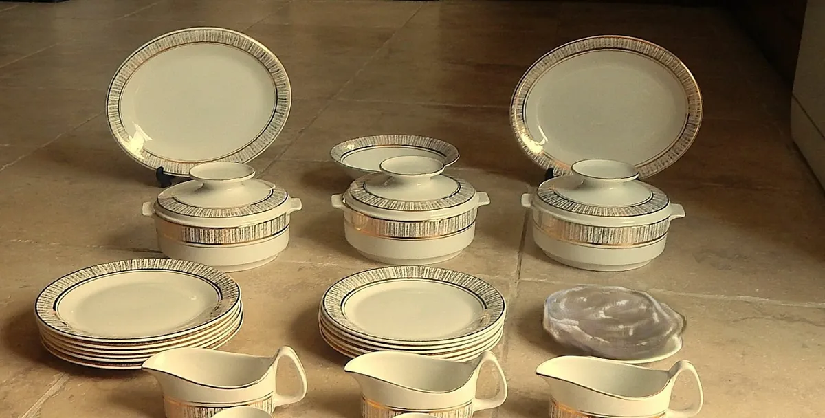 Arklow Pottery Kingsway 21 Piece Dinner Service - Image 1