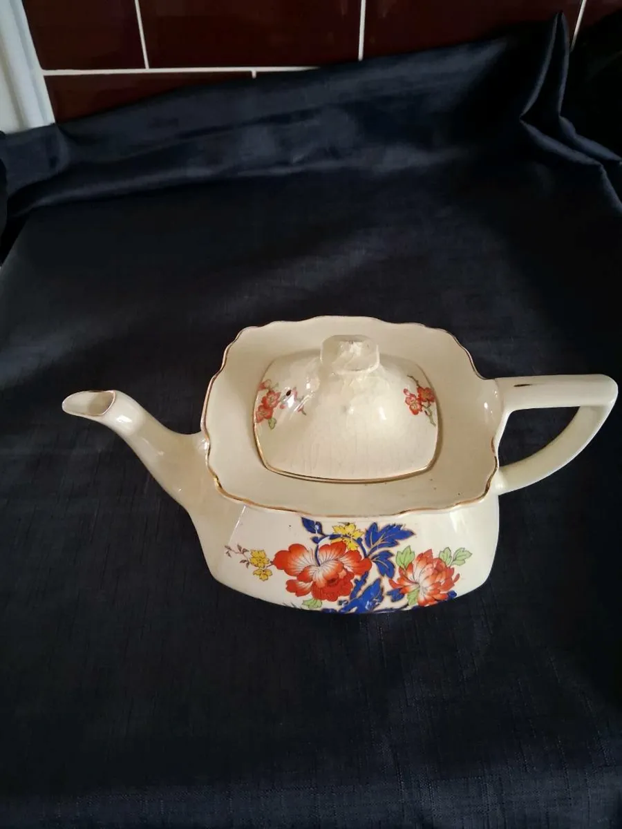 Square Shaped Teapot - Image 3