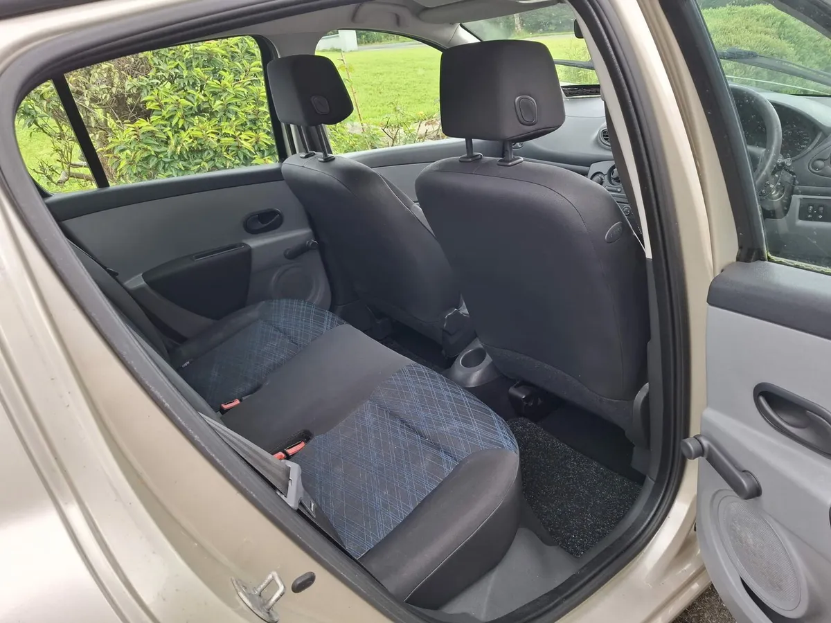 Renault Clio - Image 4