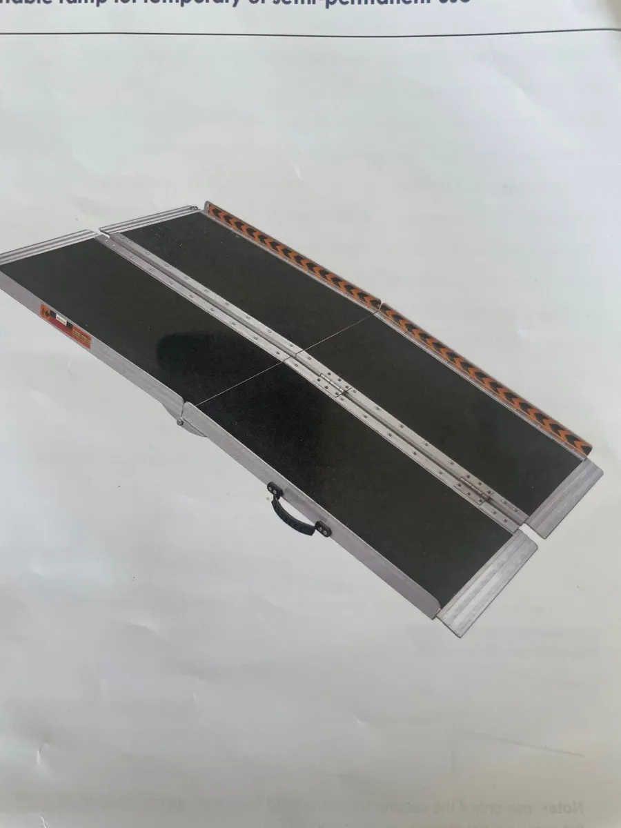 Single fold portable wheelchair ramp - Image 1