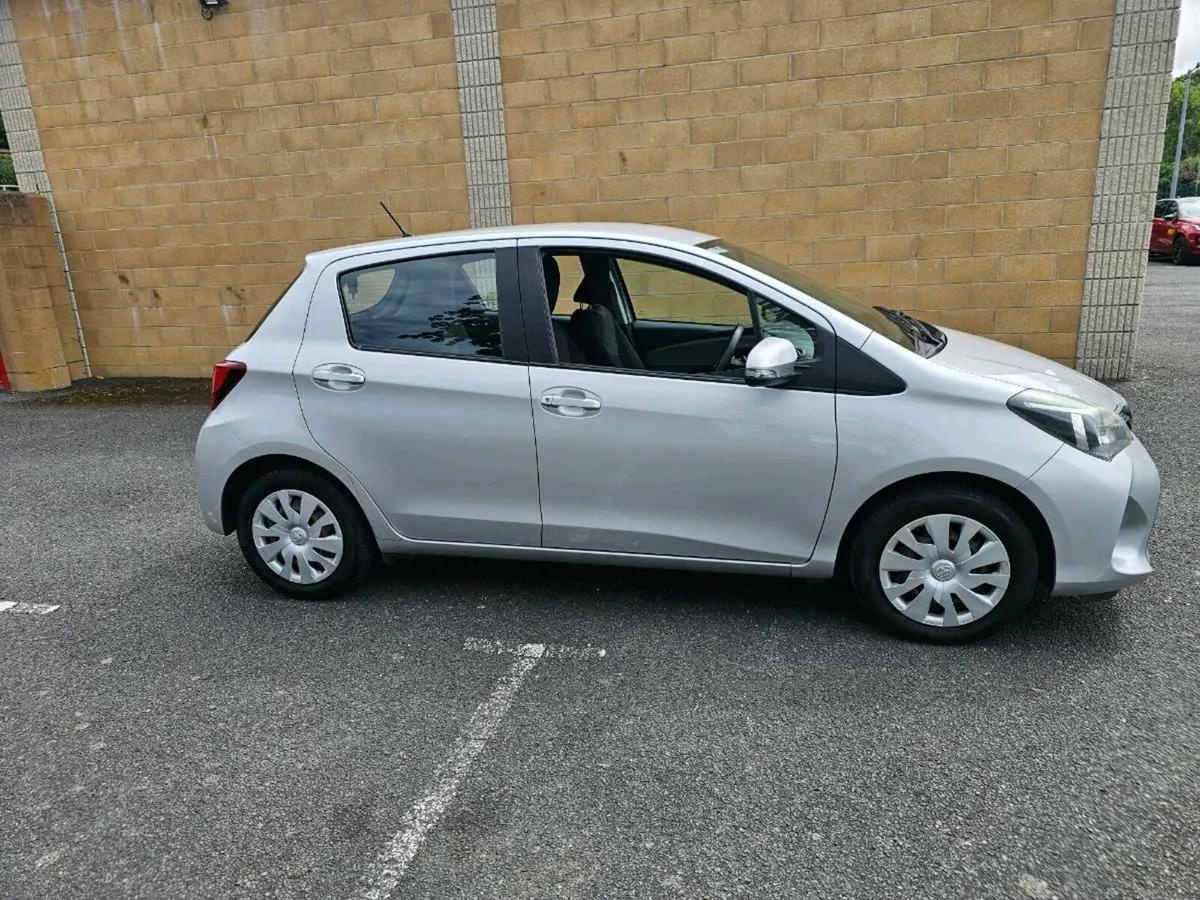 Toyota yaris luna - Image 4