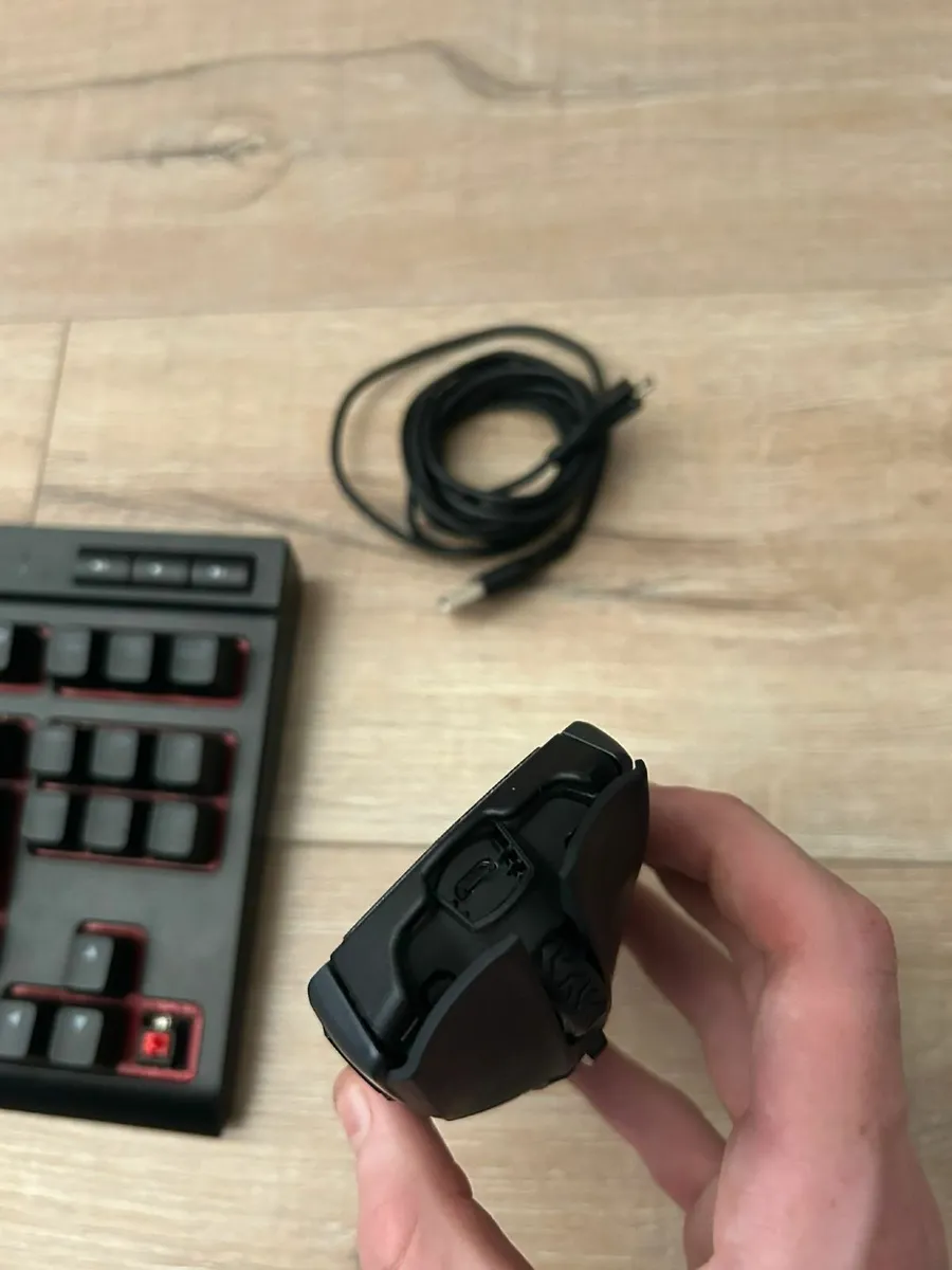 KEY BOARD,,,,PLUS,,, MOUSE - Image 1