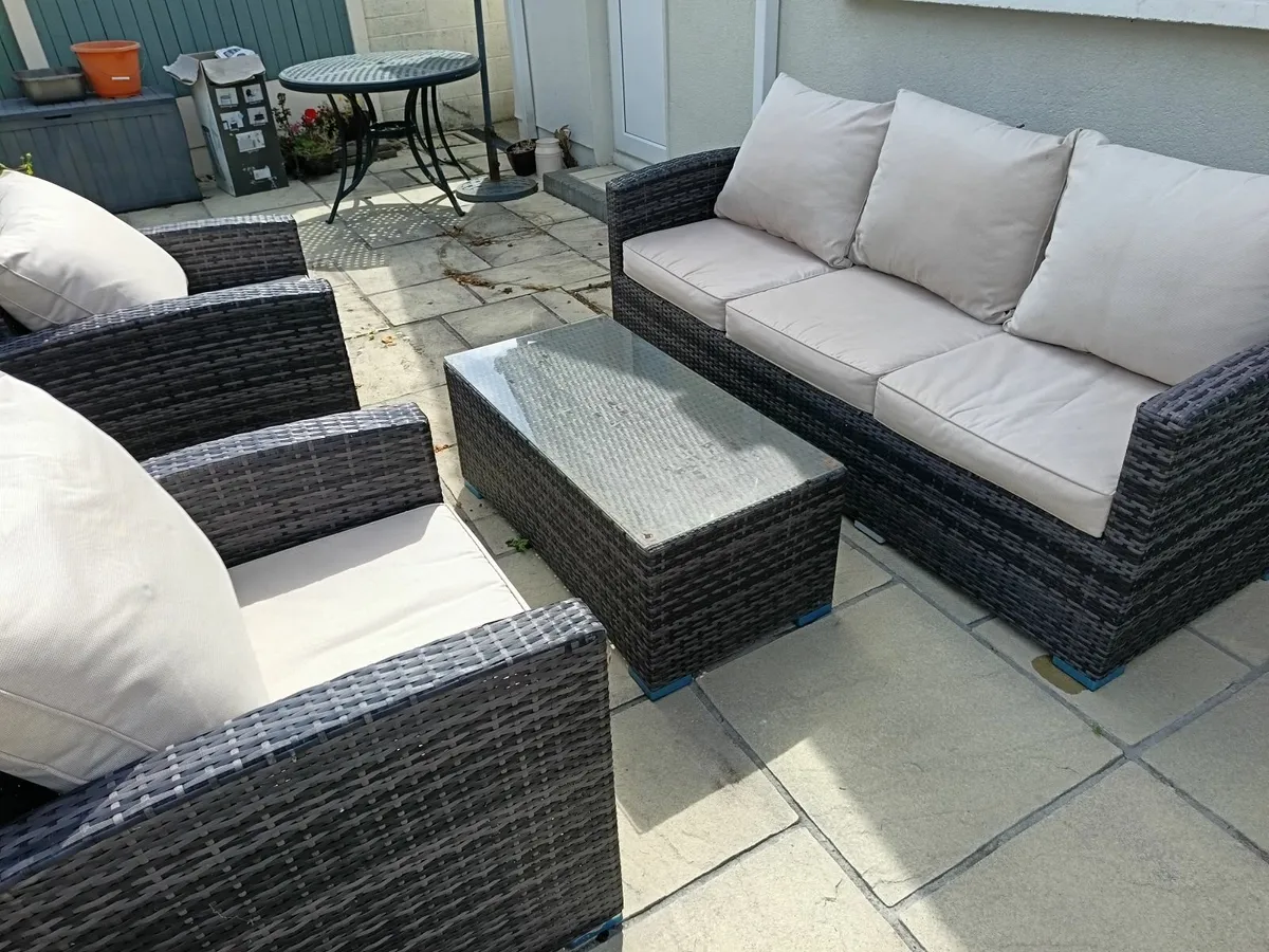 Rattan outdoor furniture - Image 2