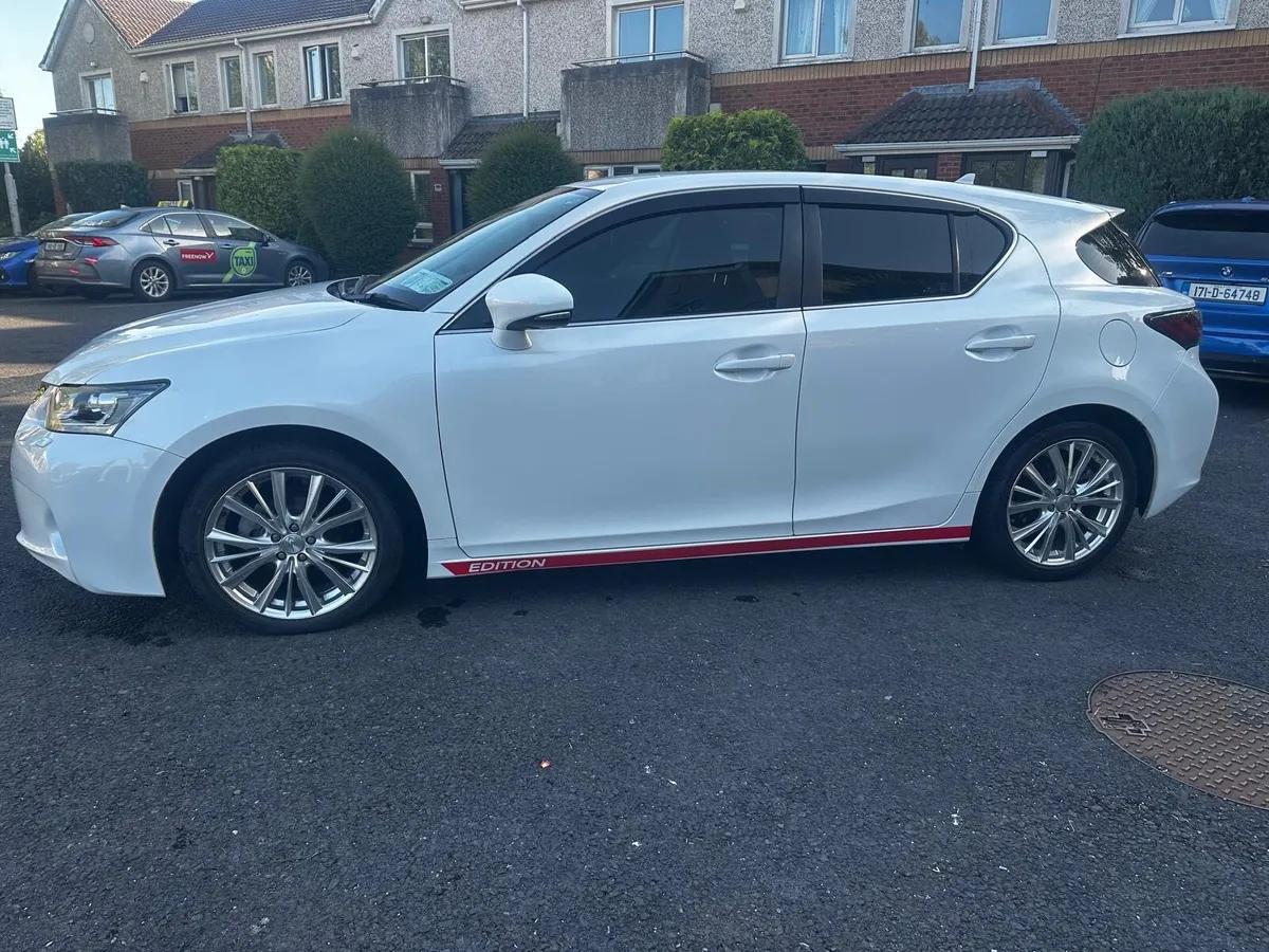 Lexus CT 200h - Image 4