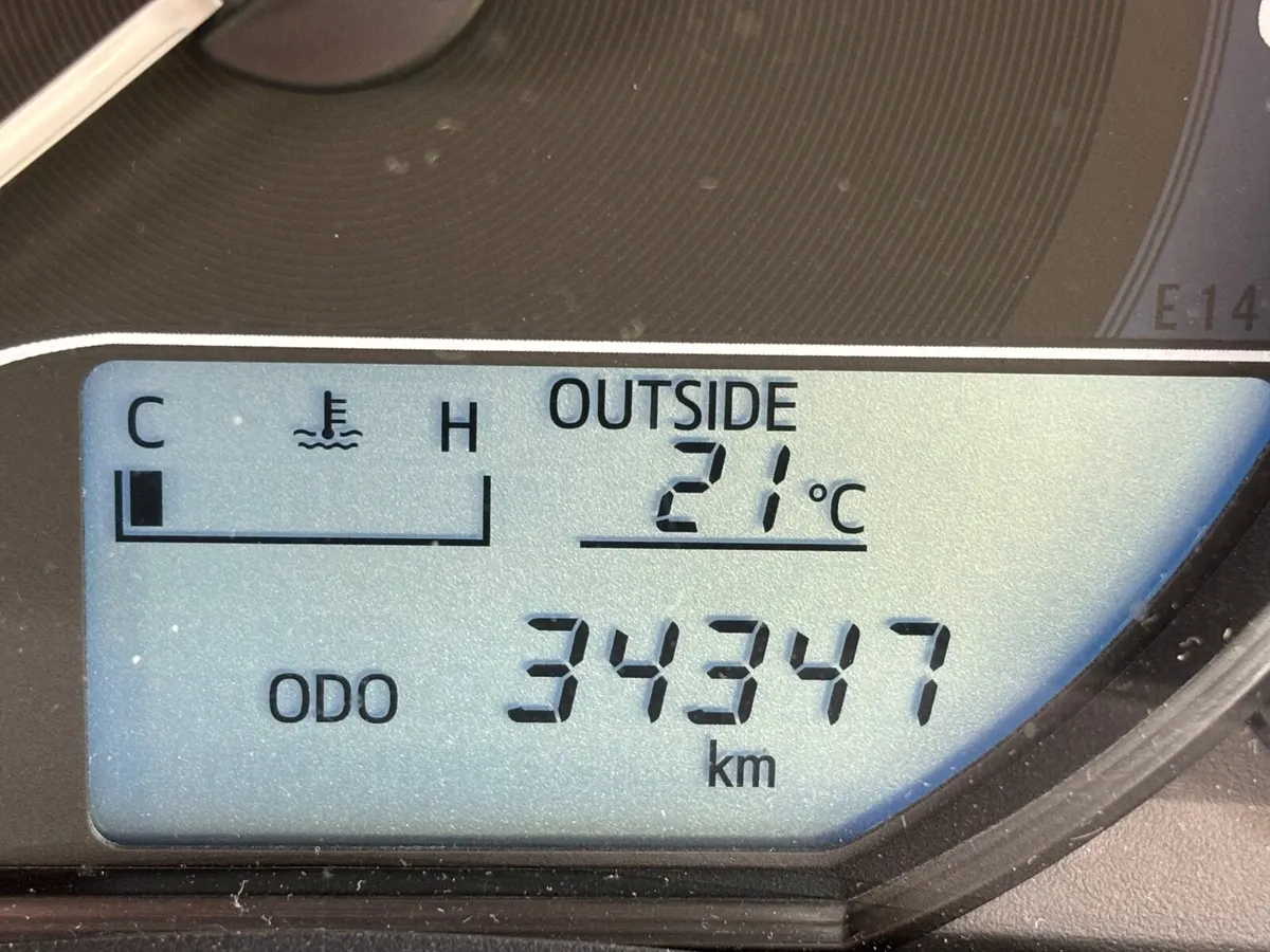 Toyota Auris 2015 - Image 3