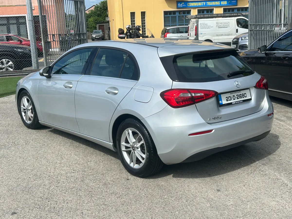 201 MERCEDES A16O D  MANUAL = LOW MILES = LEATHER - Image 4