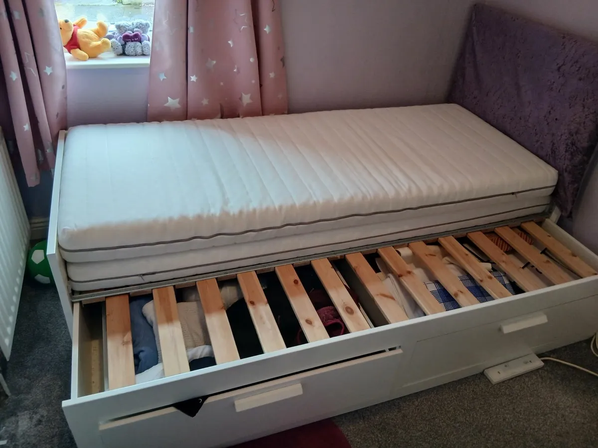Day Bed - Image 2