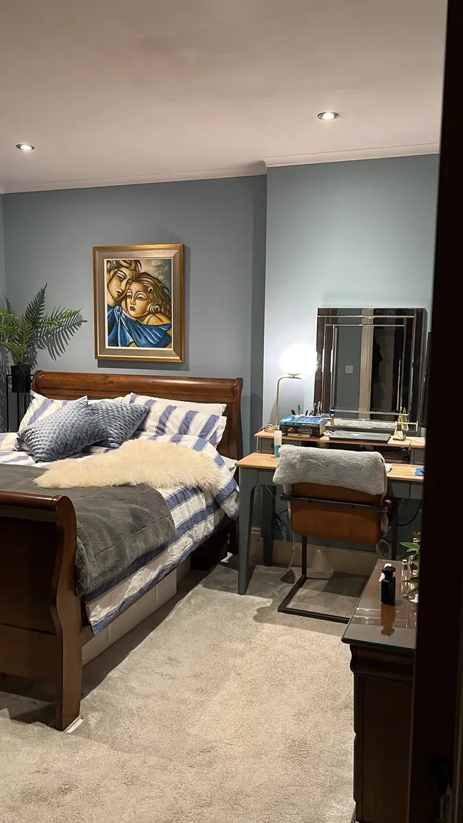 King bed plus  2 bedside lockers