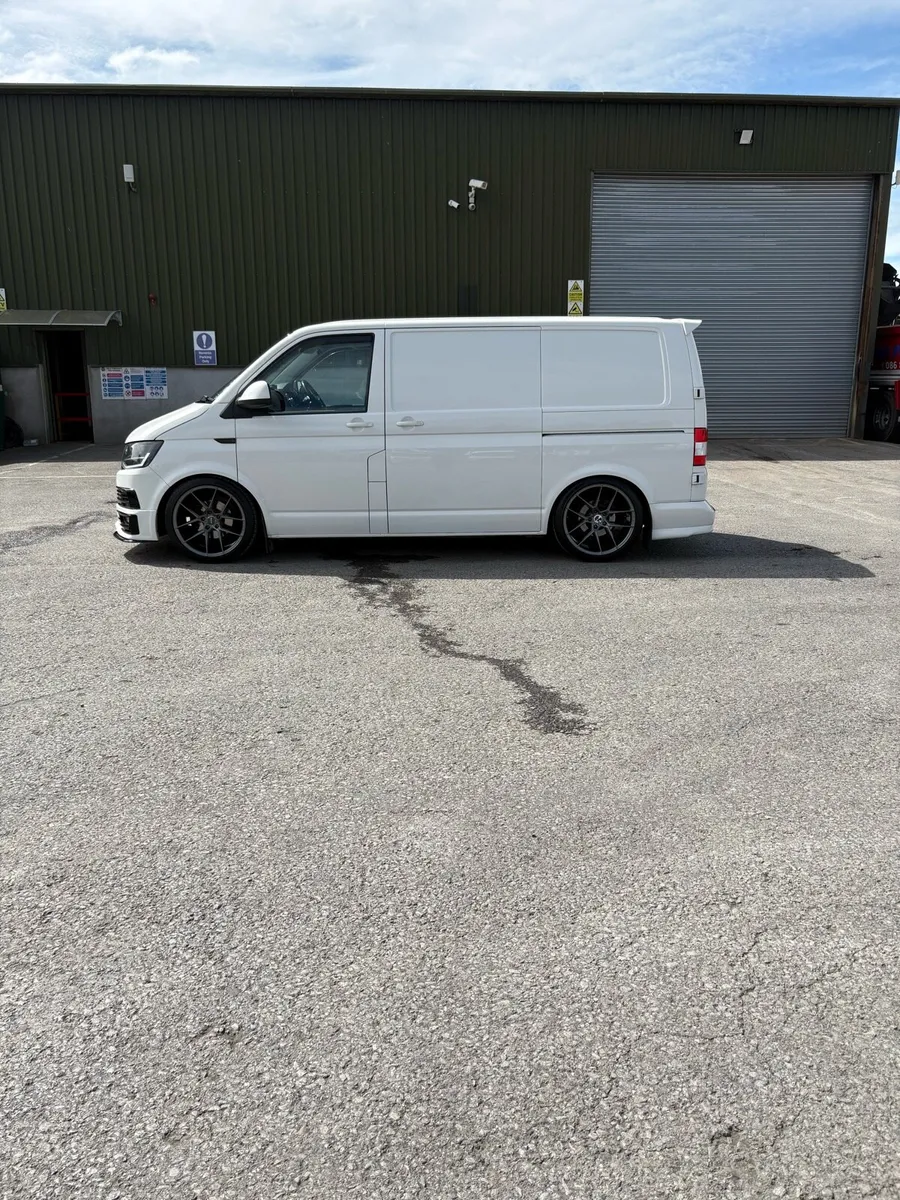 Volkswagen Transporter - Image 2