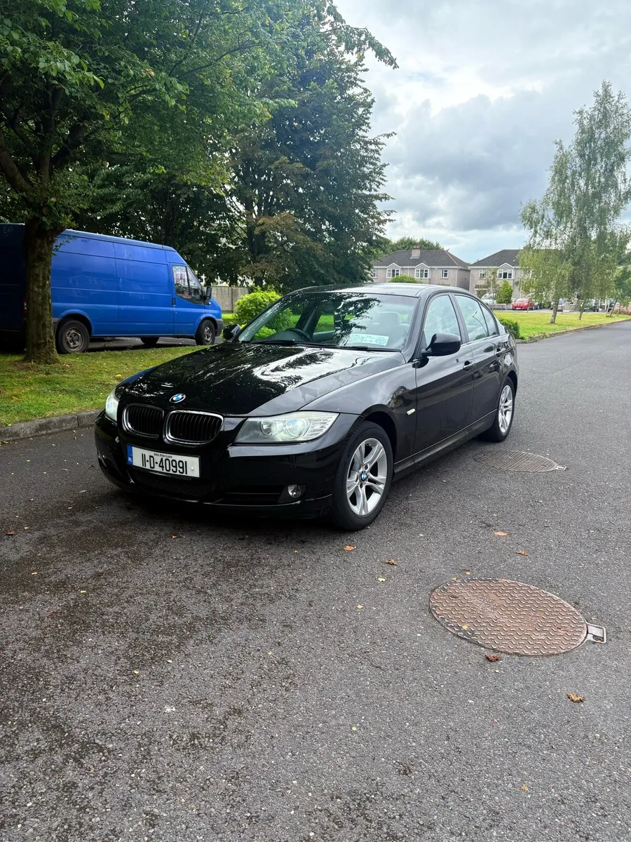 2011 Bmw 3 series - Image 1