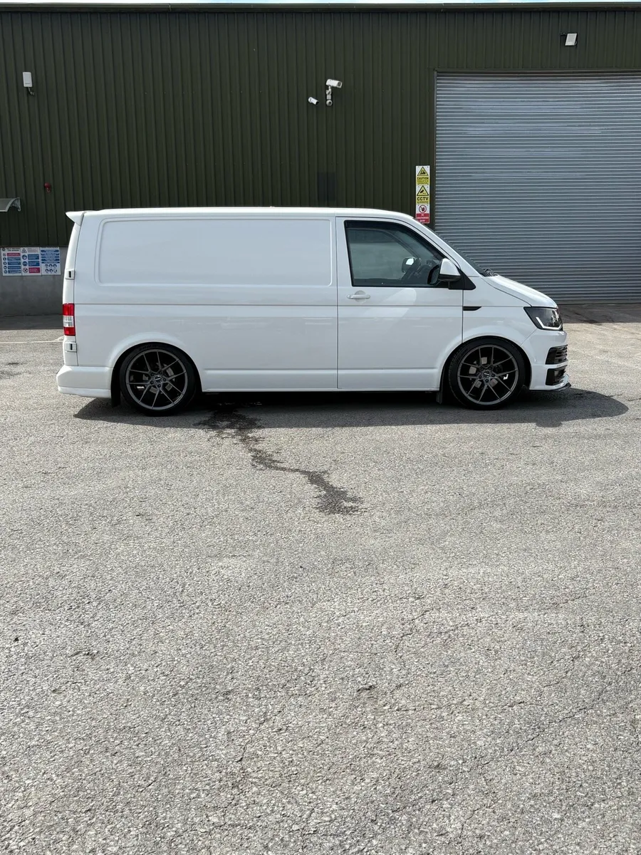Volkswagen Transporter - Image 3
