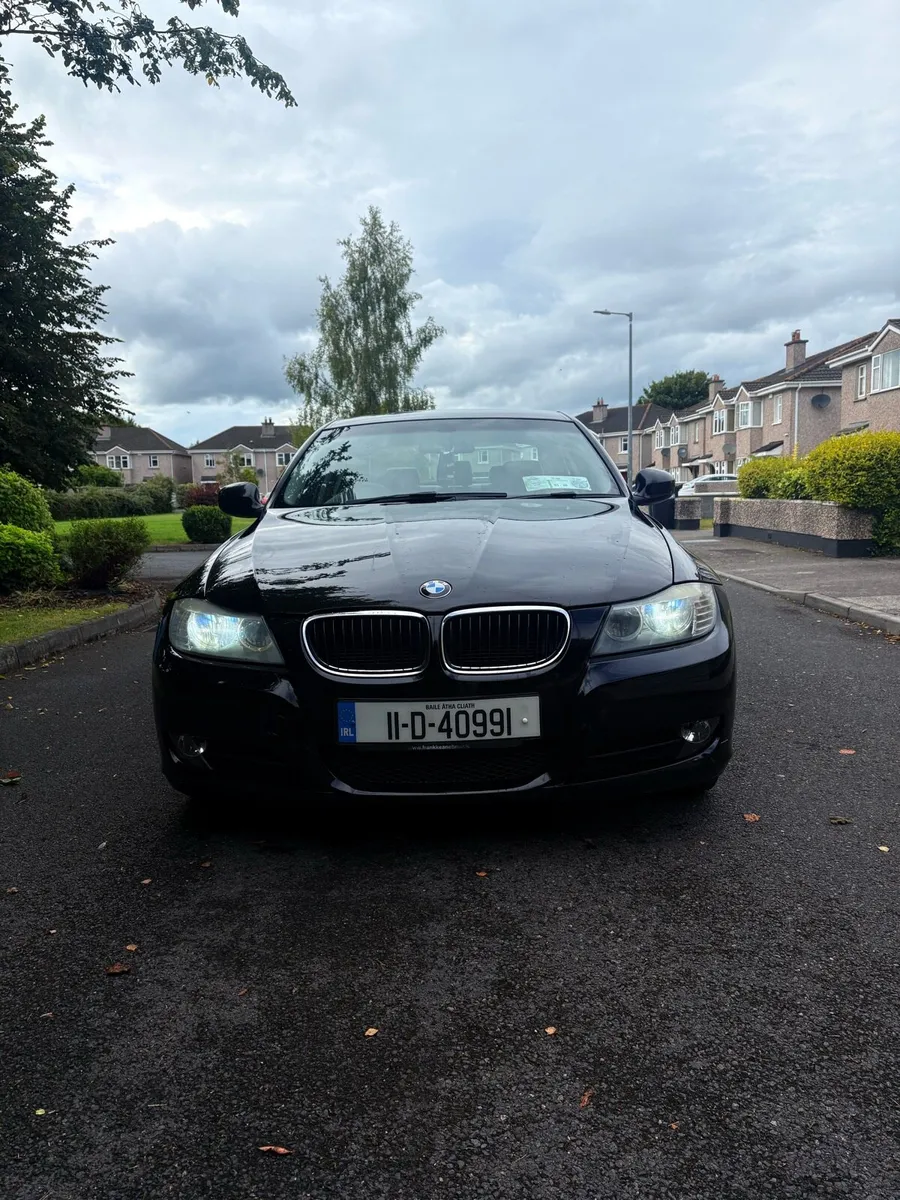 2011 Bmw 3 series - Image 2