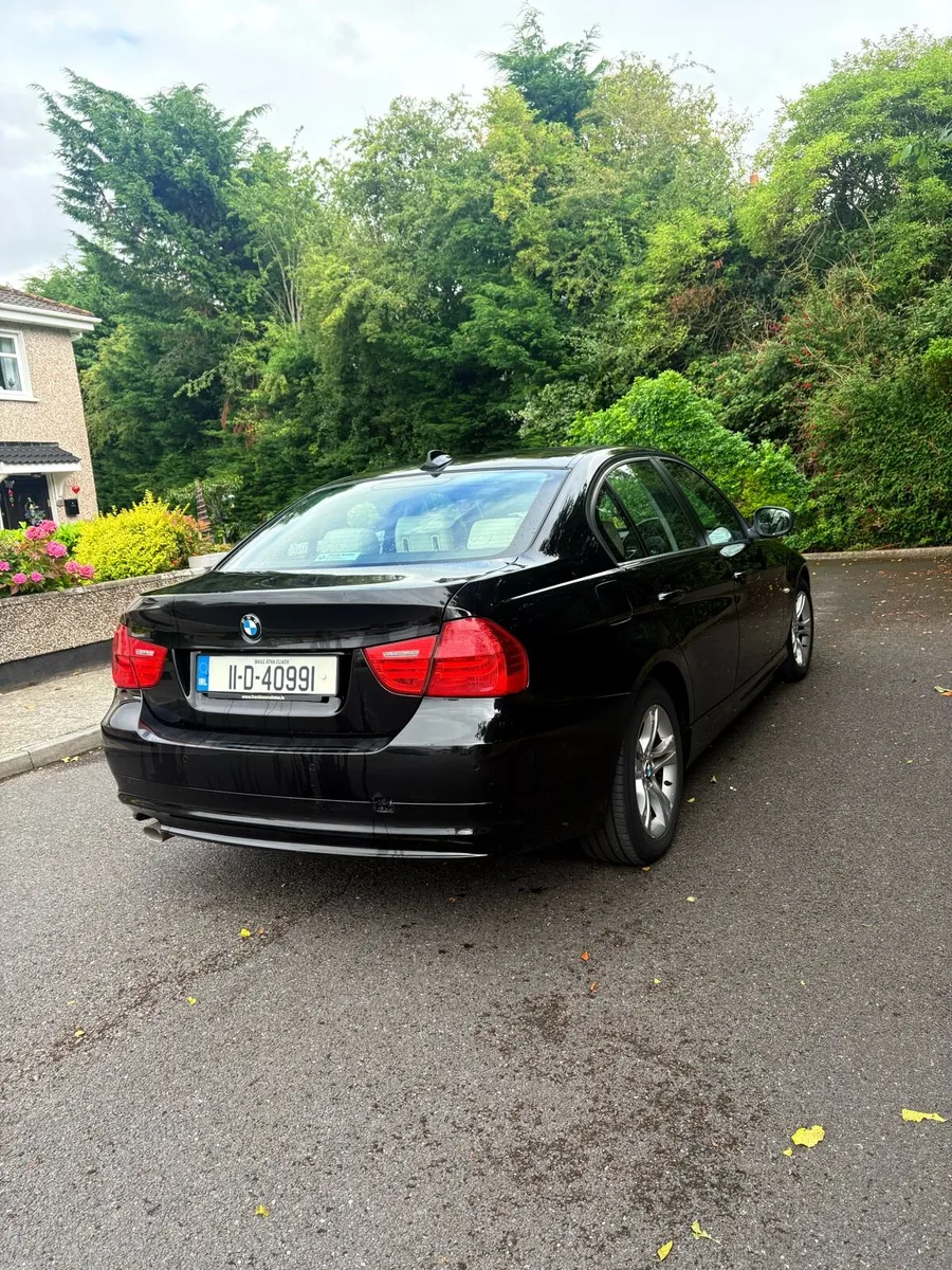 2011 Bmw 3 series - Image 4