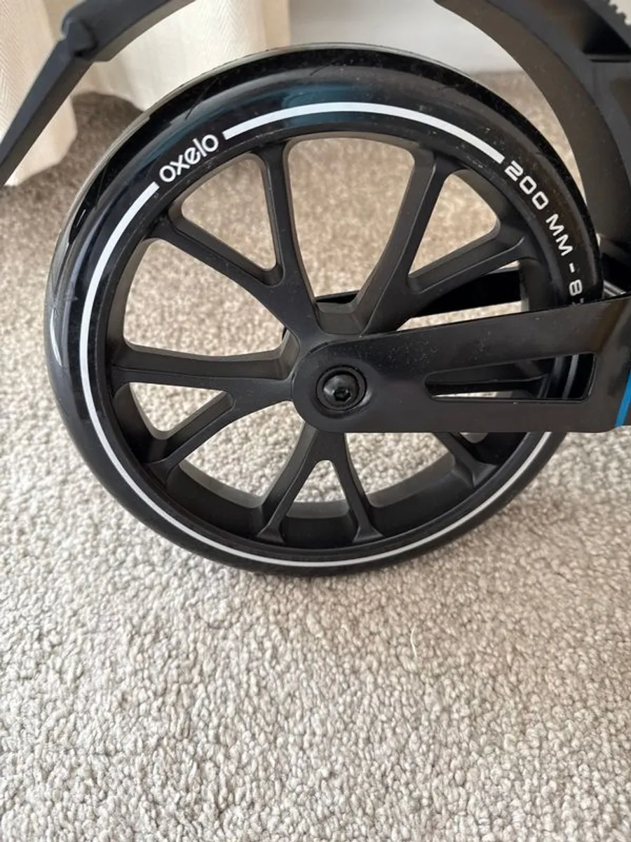 Oxelo adult scooter - Image 2