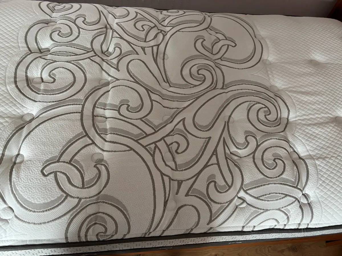 Pottery Barn Single Sleigh Bed & Mattress - Image 2