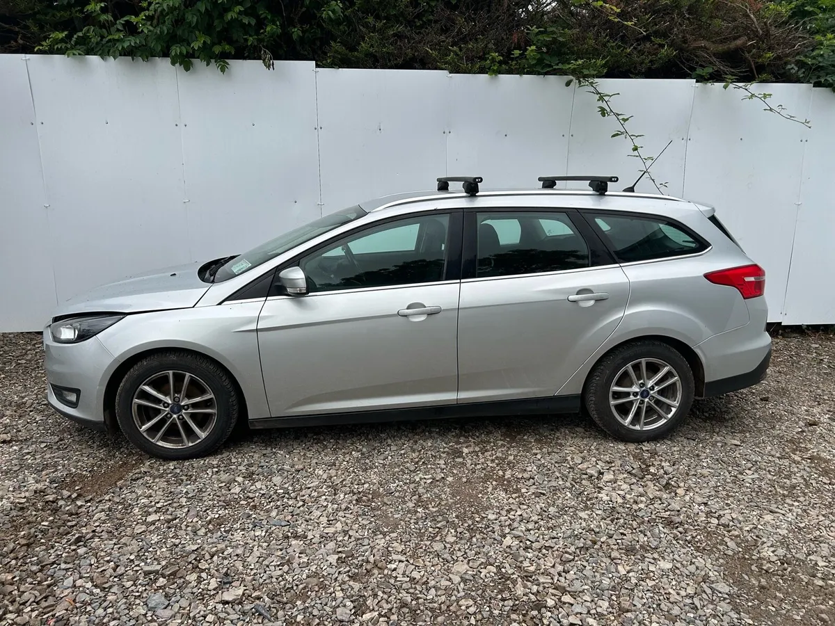 Ford Focus DSL estate - Image 2