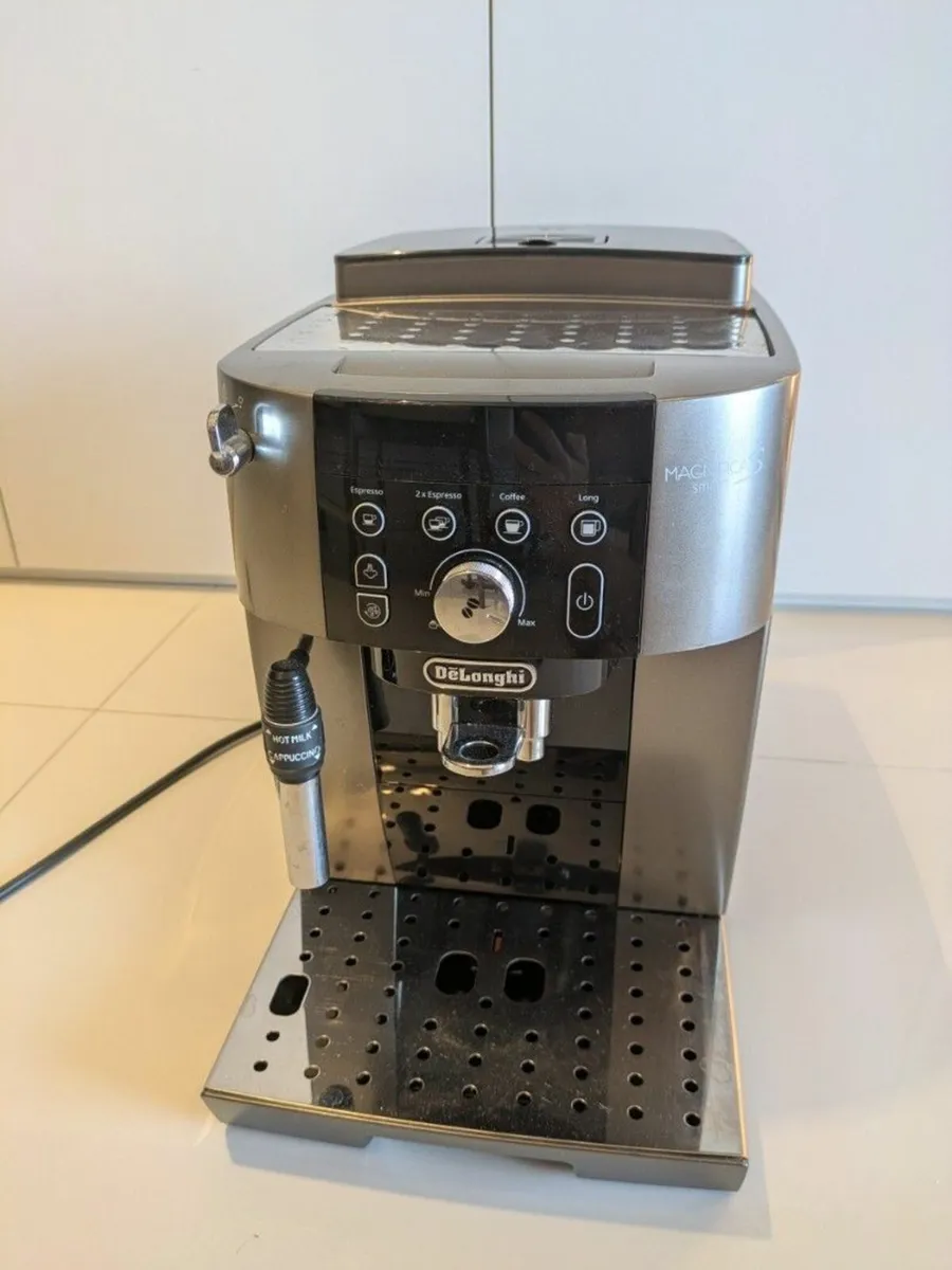 DeLonghi Magnifica S coffee machine - Image 3
