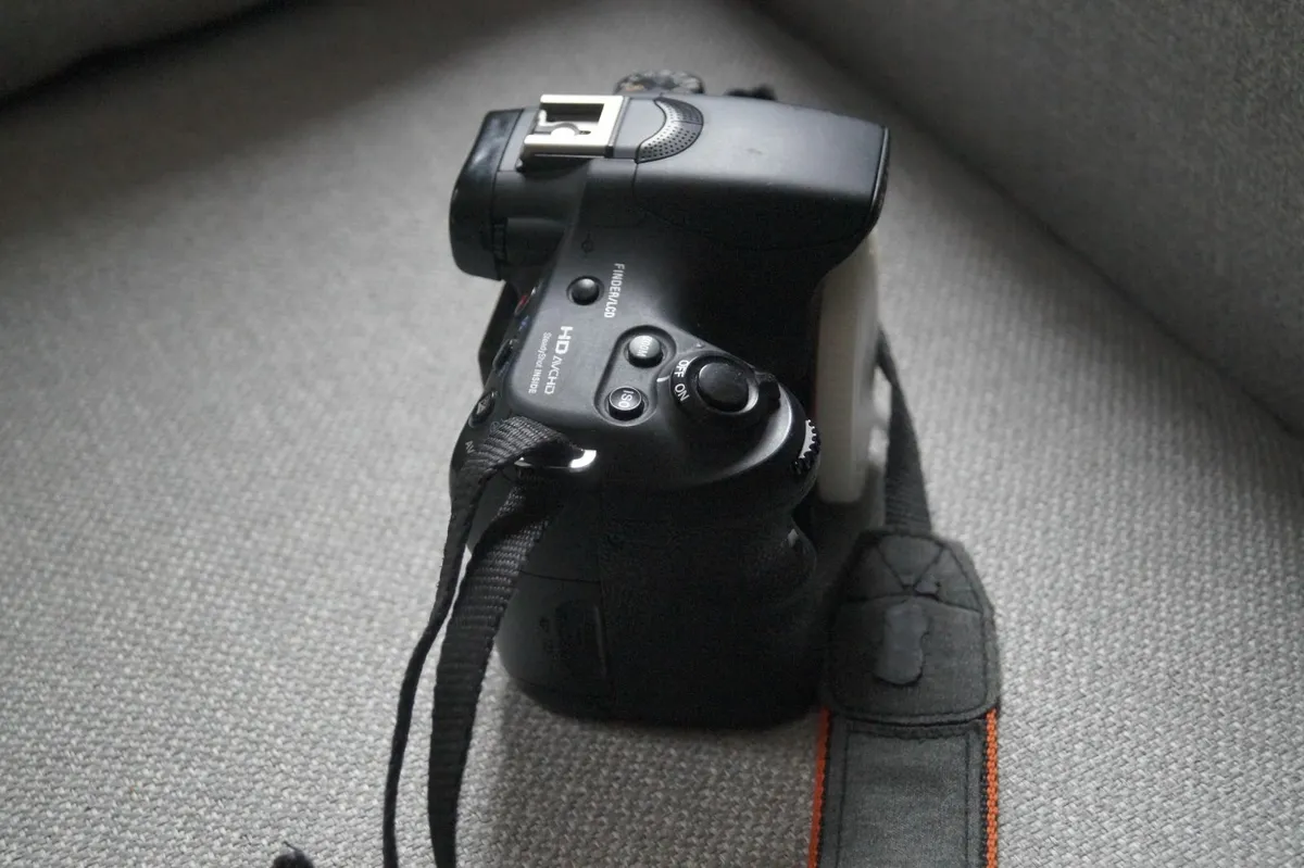 Sony Alpha A58 camera, body only - Image 3