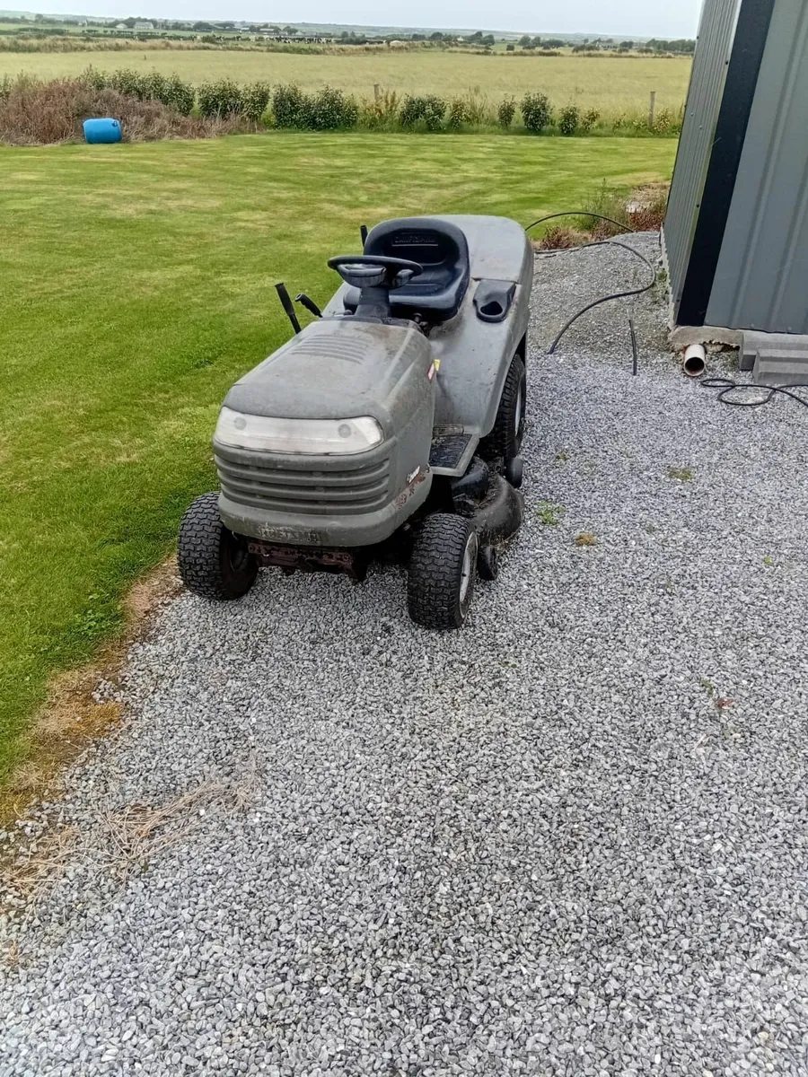 Ride on lawnmower - Image 3