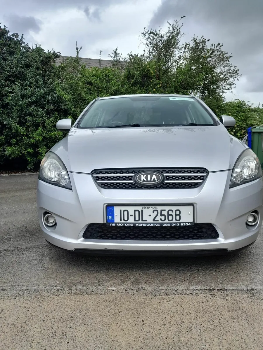 Kia Ceed 2010 - Image 1