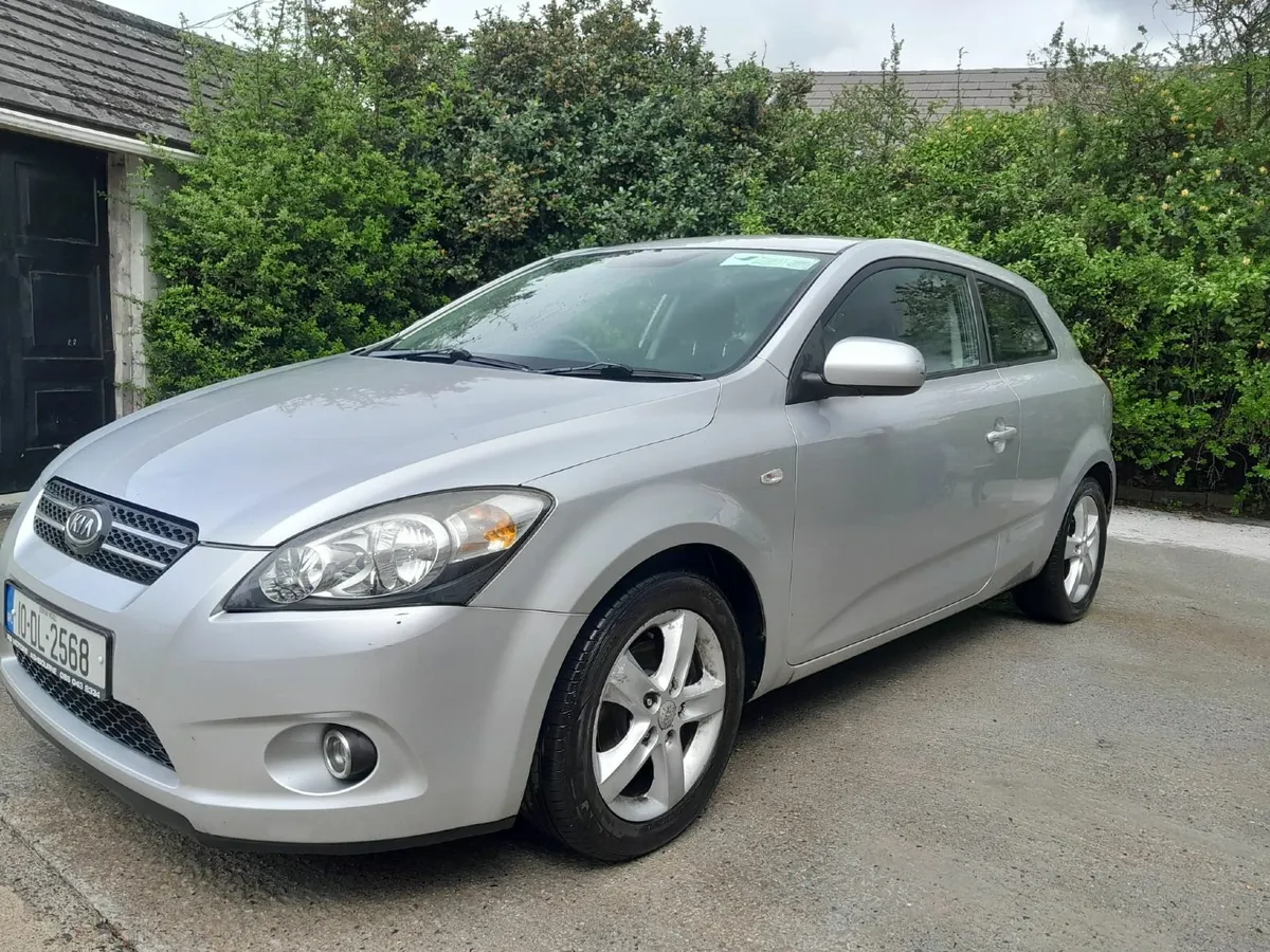 Kia Ceed 2010 - Image 2