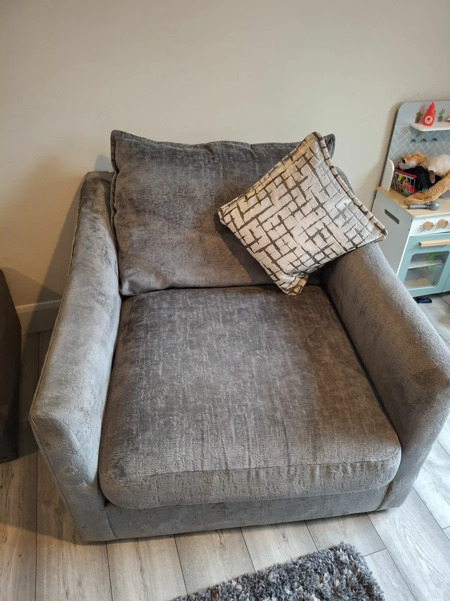 Corner sofa and single armchair ZOLA from harvey n - Image 4