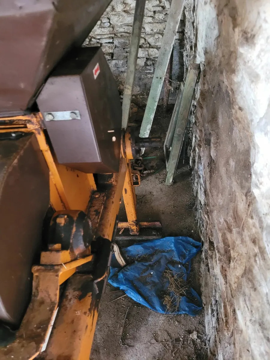 Farm machinery - Image 1