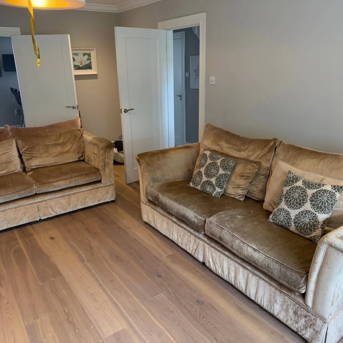 Gold Sofas - Velvet - Image 2
