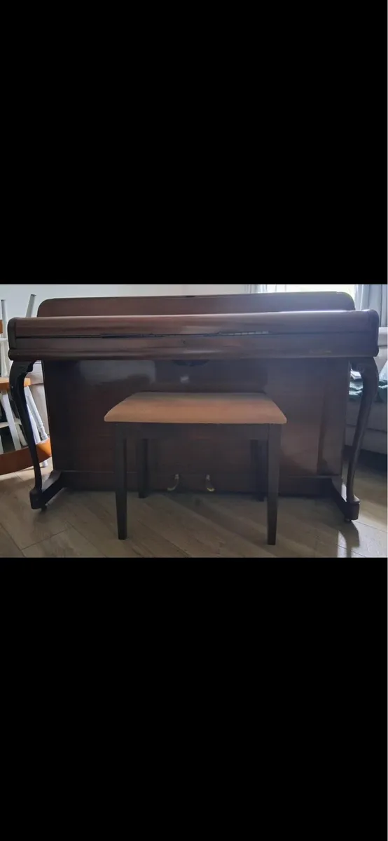 Piano - Image 1