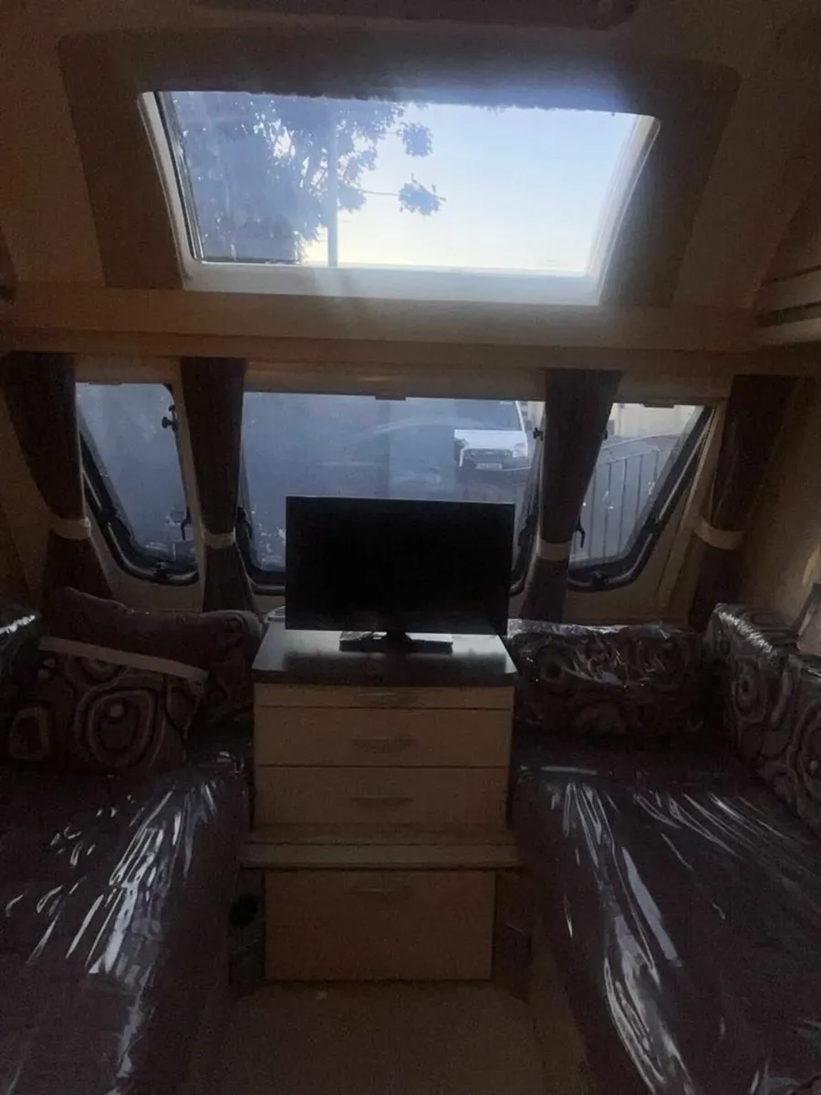 Caravan - Image 3