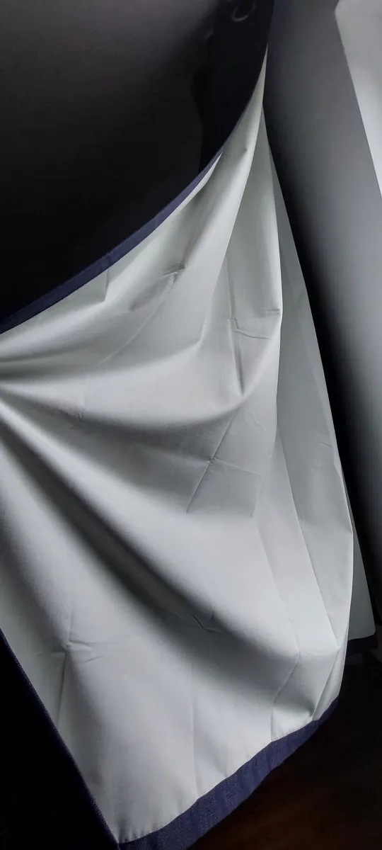 4 pairs of curtains, navy blue and forest green - Image 2