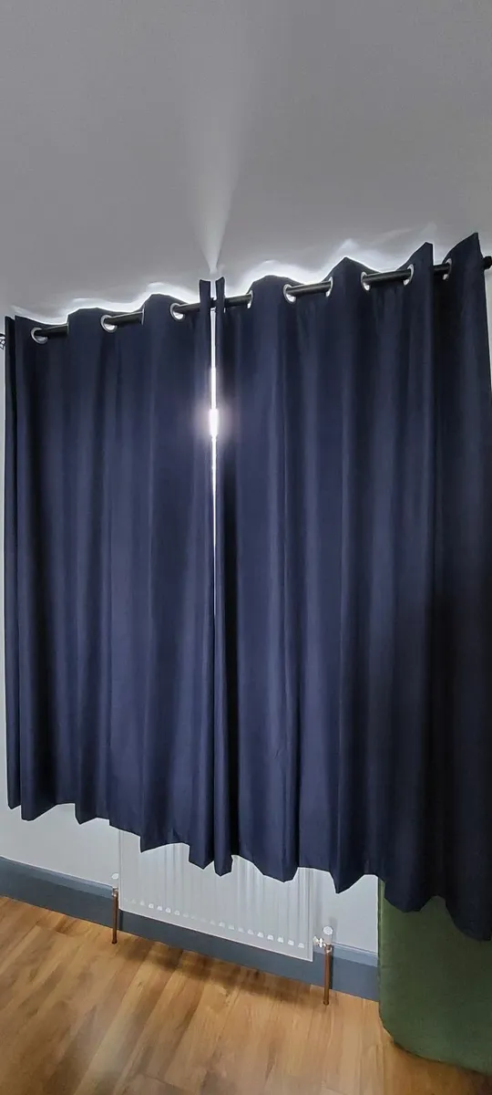 4 pairs of curtains, navy blue and forest green - Image 1