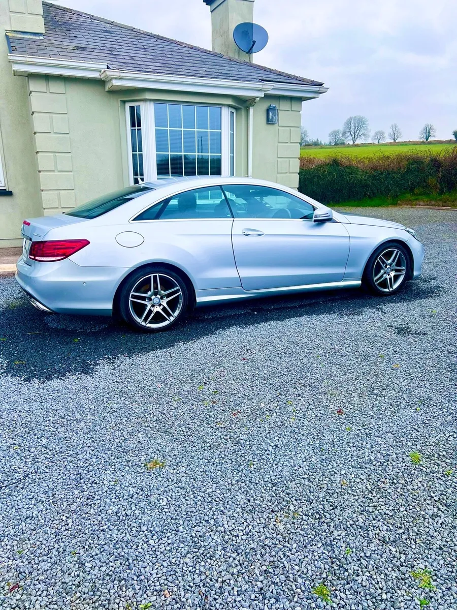 Mereces Benz E Coupe - Image 3