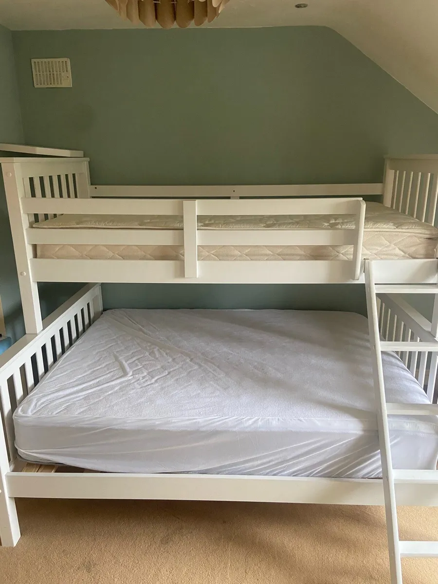 Triple bunk bed frame - Image 1