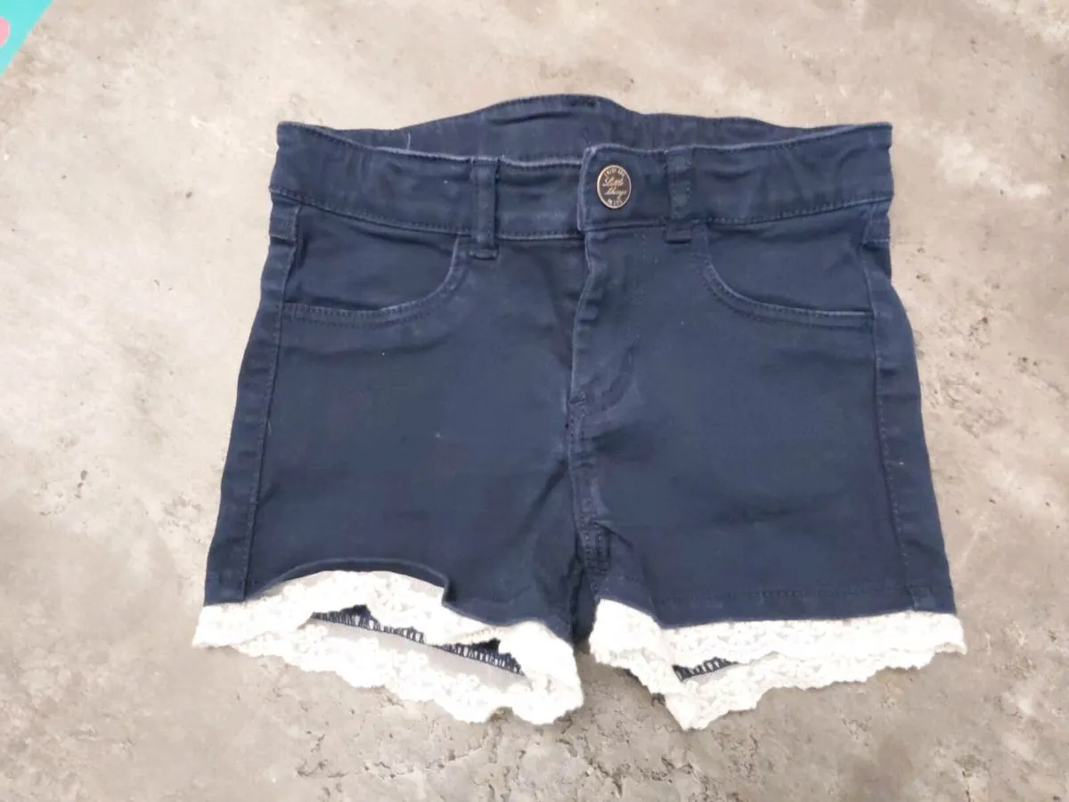 Girls Having Shorts - Image 1