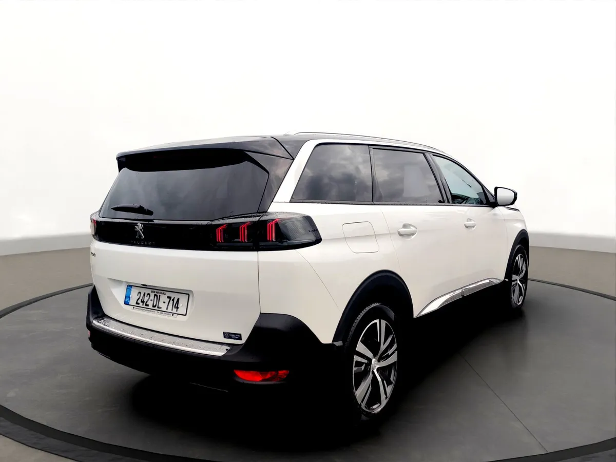 Peugeot 5008 HDI Auto Allure - Image 2