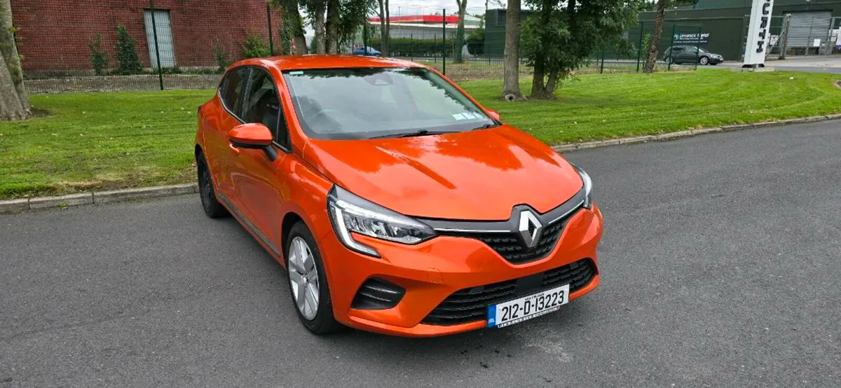 212 Renault Clio 1.0 Petrol - Image 1