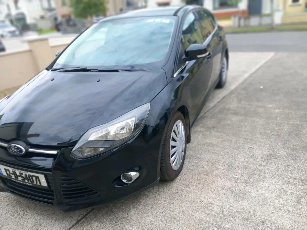 2012 FORD FOCUS ZETEC 1.0 Petrol nct 04/26 - Image 1